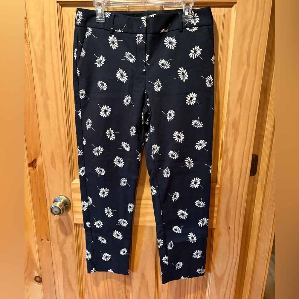Talbots Hampshire Ankle Pants- Floral women’s size 10 black/white